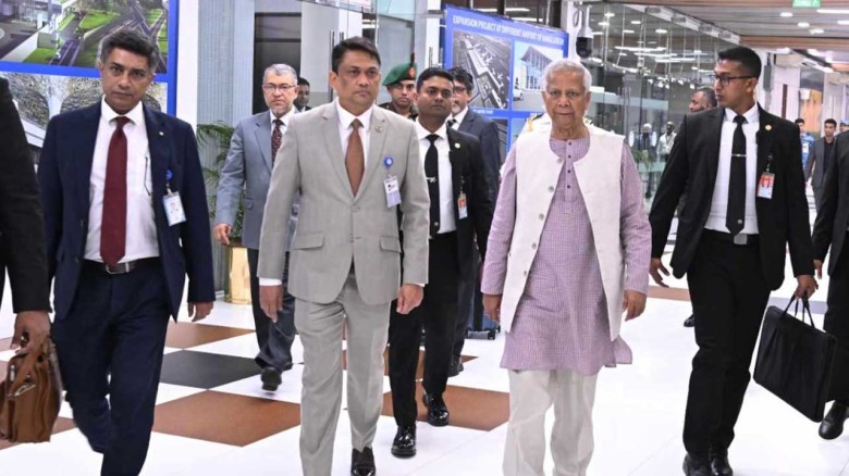 কাতারের উদ্দেশে ঢাকা ছাড়লেন প্রধান উপদেষ্টা...