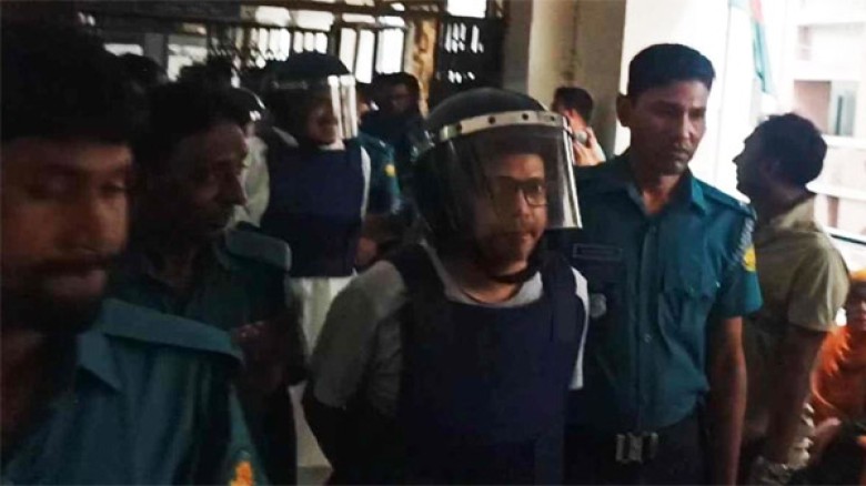 ৫ আগস্ট সকাল থেকে মধ্যরাত পর্যন্ত সংসদ ভবনে পালিয়ে...