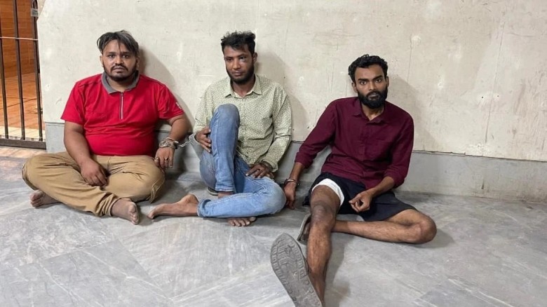 ঢাবি শিক্ষার্থী নিহতের ঘটনায় মামলা, গ্রেফতার ৩...