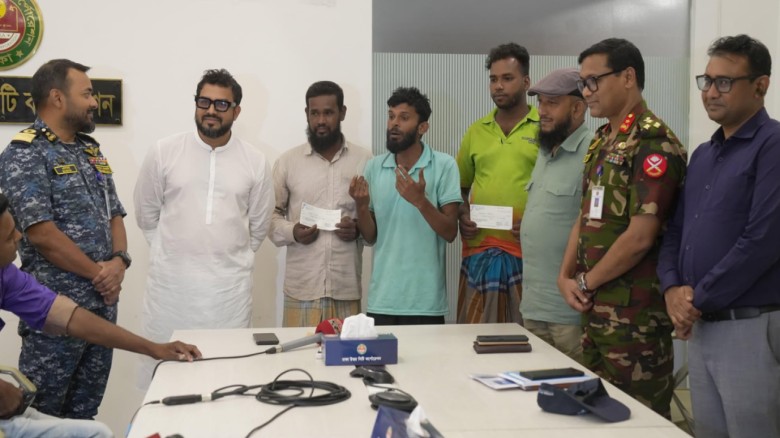 চাকরি পাচ্ছেন অটোরিকশা চালকরা, সহায়তা ও পুনর্বাসনের উদ্যোগ