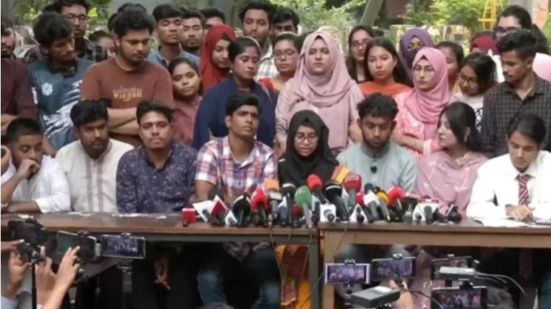 সাত কলেজ শিক্ষার্থীদের রাজপথে নামার হুঁশিয়ারি...
