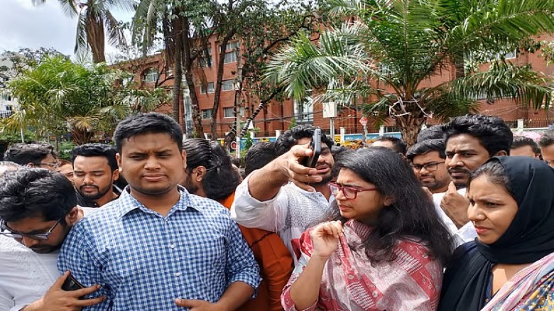 ‘ছাত্র উপদেষ্টারা গণঅভ্যুত্থানের প্রতিনিধি’...