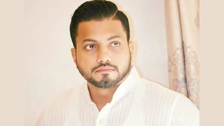 ইশরাক হোসেনের শপথ যে কোনো সময়...