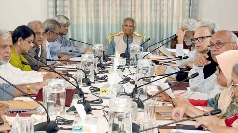 নানামুখী চাপে অন্তর্বর্তী সরকার: রয়টার্স