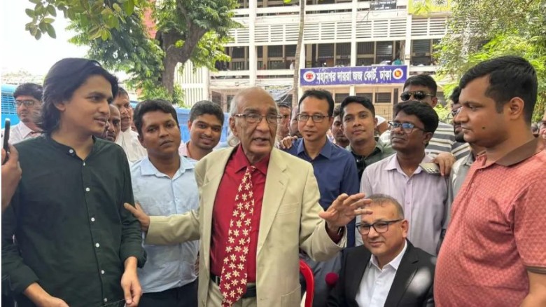 খালাস পেলেন শফিক রেহমান, বললেন বিচার বিভাগ এখন স্ব...