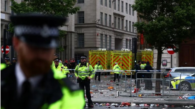 লিভারপুলের শিরোপা প্যারেডে গাড়িচাপা, হাসপাতালে ২৭