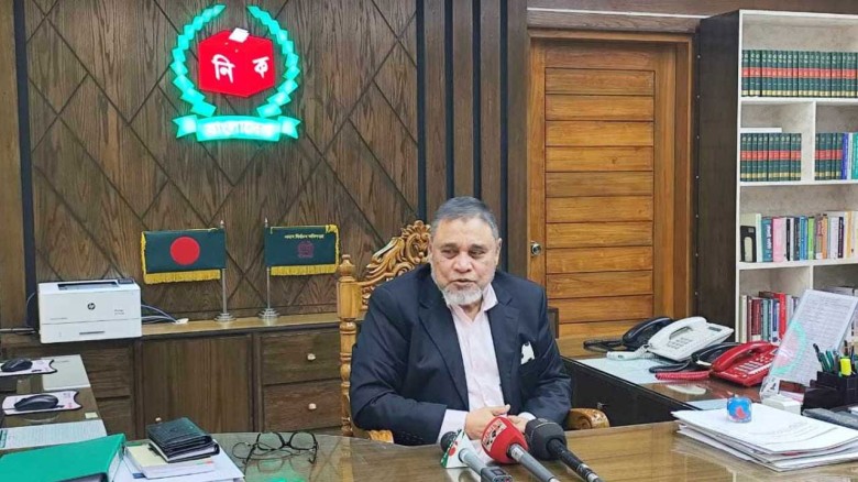 মিডিয়ার হেডলাইন দেখে মন্তব্য করা যায় না : ইশরাক ইস্যুতে সিইসি