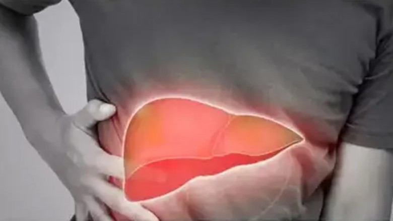 লিভার ক্যানসারের ৮ প্রাথমিক লক্ষণ, যা আমরা এড়িয়ে যাই