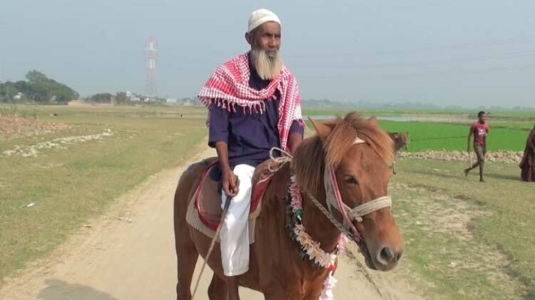 ঘোড়ার শোকেই বিদায় নিলেন সেই মনু মিয়া...