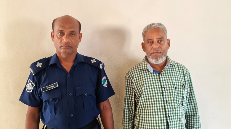 ভারতে যাওয়ার সময় আটক আ.লীগ নেতা...