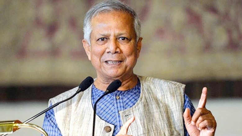 নারী ফুটবল দলকে অভিনন্দন জানালেন প্রধান উপদেষ্টা...