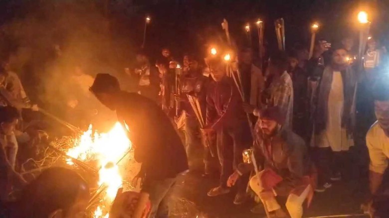 মাদারীপুরে বিএনপির মনোনয়ন পরিবর্তনের দাবিতে দুই মহাসড়ক অবরোধ