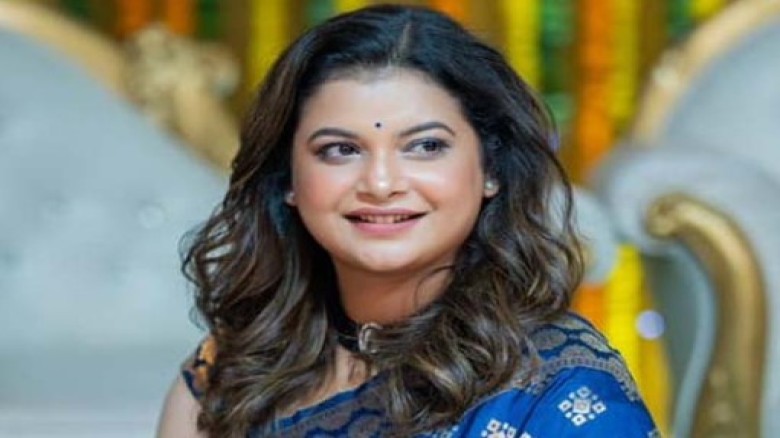 ফোনকলের চাপের কথা জানালেন ফারিয়া, সামাজিক মাধ্যমে ব্যস্ততার ইঙ্গিত