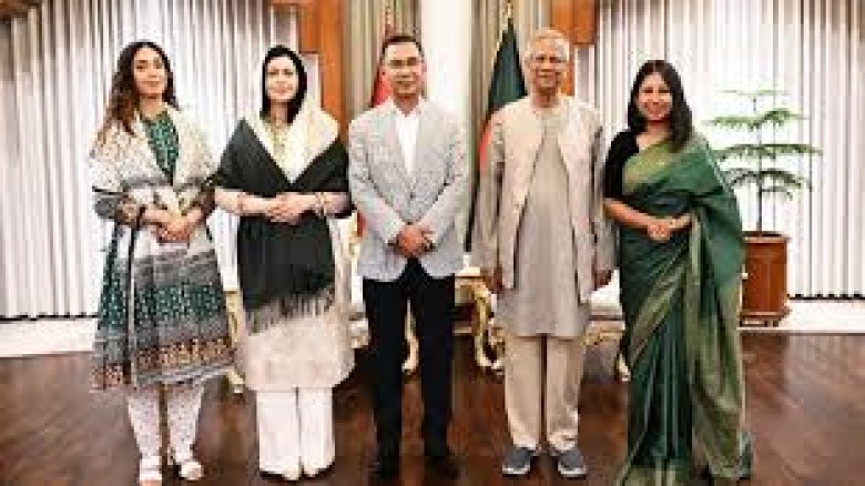 রাজনৈতিক অঙ্গনে আলোচনা: প্রধান উপদেষ্টার সঙ্গে তারেক রহমানের সাক্ষাৎ