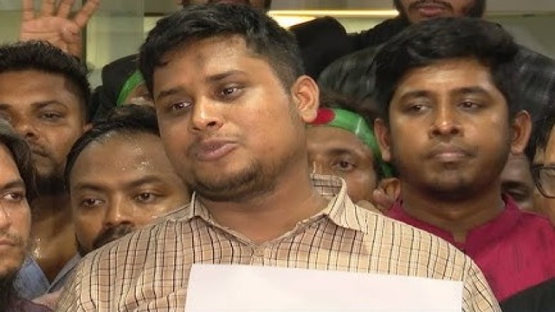 কুমিল্লা–৪ আসন প্রভাবশালী প্রতিদ্বন্দ্বী না থাকলেও প্রচারে ব্যস্ত হাসনাত আবদুল্লাহ