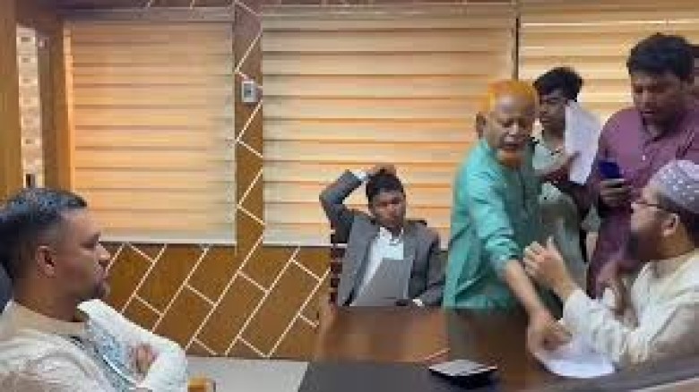 ইউএনও কার্যালয়ে ঢুকে নিয়োগ পরীক্ষার কাগজপত্র নিয়ে ...