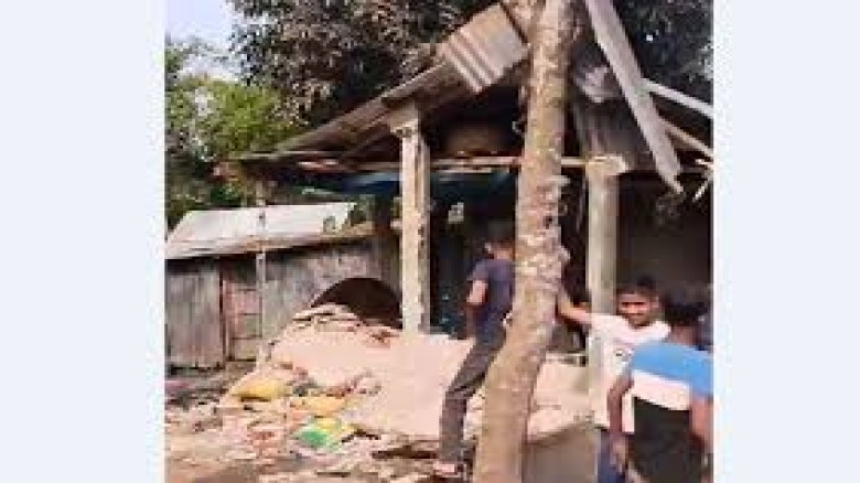 প্রয়াত মুক্তিযোদ্ধার বাড়িতে হামলা-ভাঙচুরের অভিযোগ,...