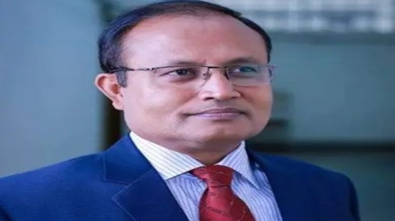 ঢাকা বিশ্ববিদ্যালয়ের উপাচার্য হিসেবে দায়িত্ব নিলেন...