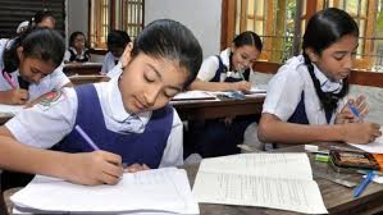 প্রাথমিক বৃত্তি পরীক্ষা: প্রবেশ থেকে খাতা জমা—১০ ন...