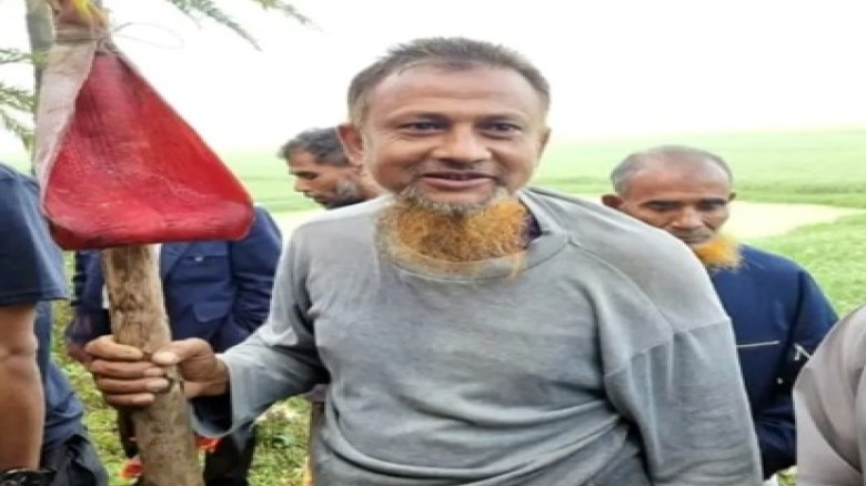 কলার মোচা দেখিয়ে ট্রেন থামালেন দিনমজুর এনামুল, বড় দুর্ঘটনা এড়ানো গেল