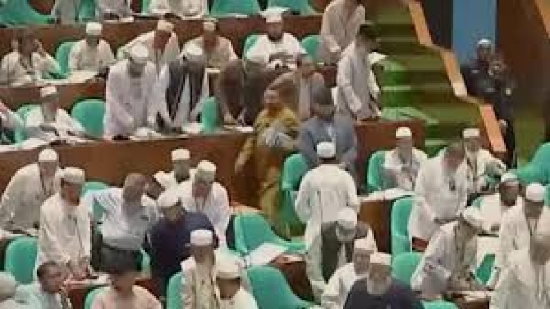 সংসদে উত্তেজনা, ওয়াকআউট করল বিরোধীরা—সমঝোতা ভঙ্গের অভিযোগ