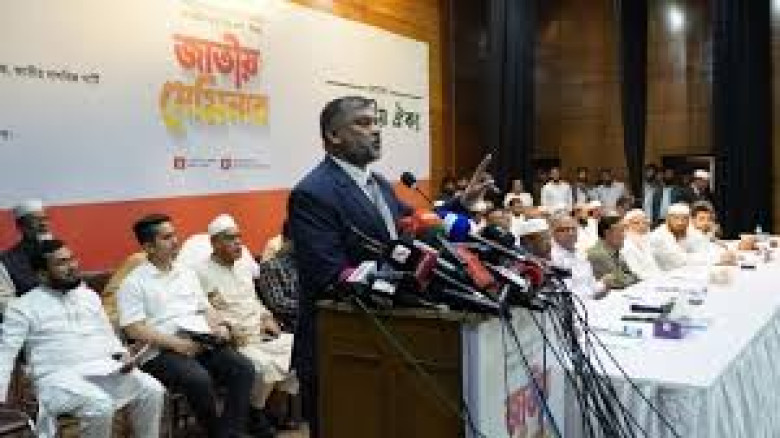 ‘লুটেরাদের হাতেই আবার ব্যাংক’: সংবাদ সম্মেলনে শিশির মনির