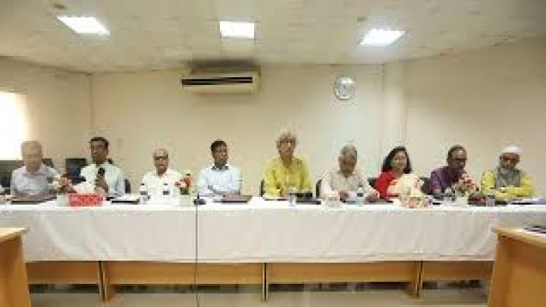 ‘হিট’ উপপ্রকল্পে কঠোর নজরদারির নির্দেশ দিলেন ইউজিসি চেয়ারম্যান