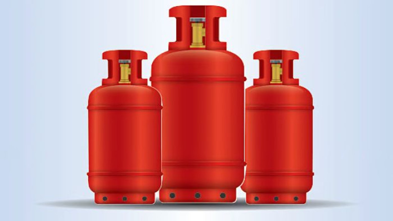 মধ্যবিত্তের নাভিশ্বাস: ১২ কেজি এলপিজি সিলিন্ডারের দাম বাড়ল ২১২ টাকা