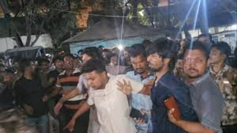 ডাকসু দুই নেতার ওপর হামলা: শাহবাগে উদ্বেগজনক পরিস্থিতি