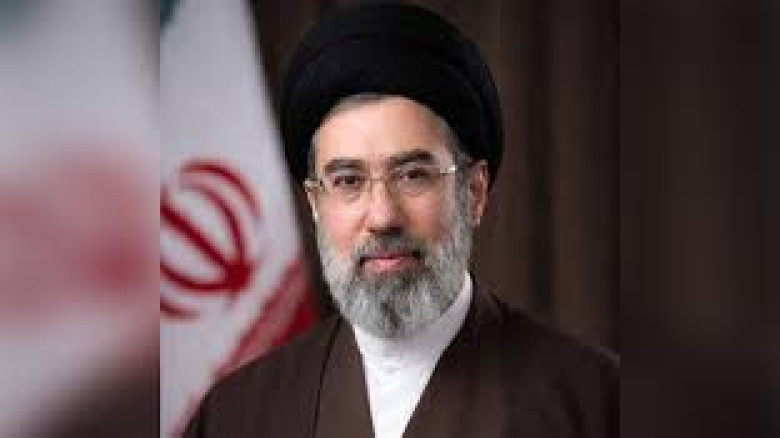 মোজতবা খামেনির নেতৃত্বের ধরন নিয়ে নতুন প্রশ্ন, আড়ালে থেকে দেশ চালানোর ইঙ্গিত