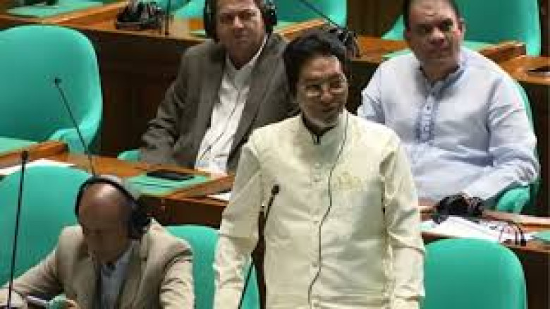 প্রধানমন্ত্রীকে বক্তব্য শোনানোর আগ্রহ সব