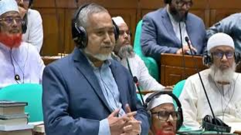 সংসদে তাহেরের সতর্কবার্তা: বিএনপির বড় সংখ্যাগরিষ্ঠতা আতঙ্কের কারণ