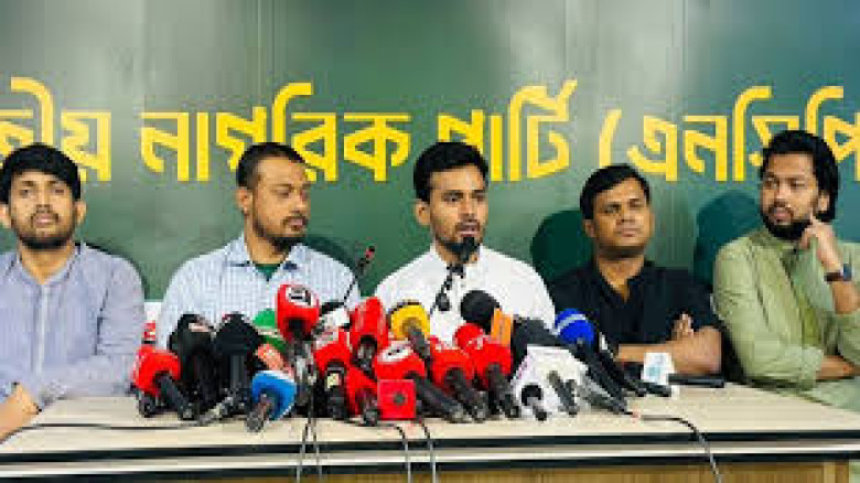 কিচেন কেবিনেটের অস্তিত্ব স্বীকার, সদস্য না থাকার দাবি আসিফ মাহমুদের