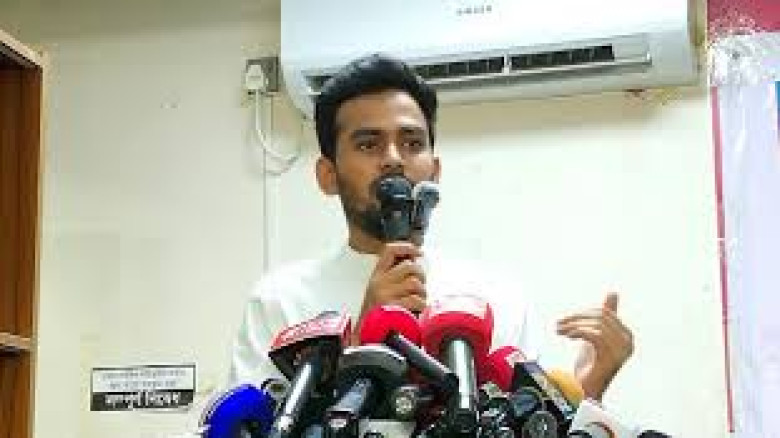 রাজস্ব আয় লক্ষ্যমাত্রা বাস্তবতার সঙ্গে সংগতিপূর্ণ নয়: আসিফ মাহমুদ
