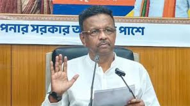 রাজনৈতিক অঙ্গনে চমক, মেয়র পদ ছাড়লেন ফিরহাদ হাকিম