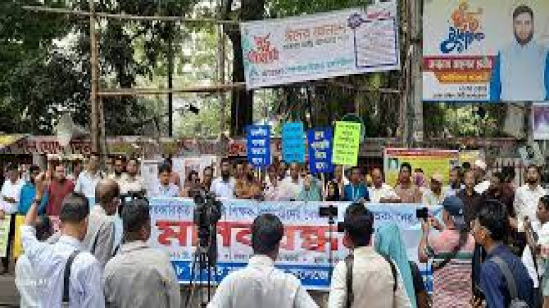 বেতন-জ্যেষ্ঠতা থেকে পদোন্নতি, ৫ সমস্যায় আটকে সরকারিকৃত কলেজের শিক্ষক-কর্মচারীরা