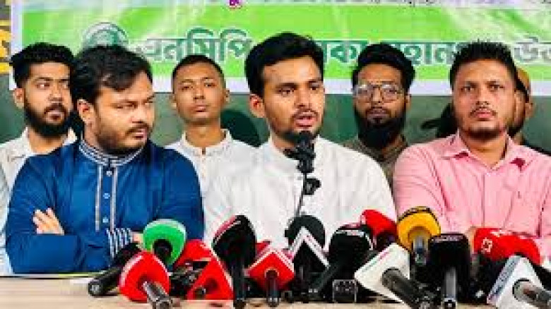 মেট্রোরেল ও আবাসিক এলাকায় হাট বসানো নিয়ে সমালোচনা, আগের নজির নেই: আসিফ মাহমুদ
