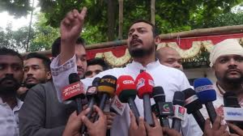 সীমান্ত ইস্যুতে নাসীরুদ্দীন পাটওয়ারীর অভিযোগ, রাজনৈতিক অঙ্গনে আলোচনা