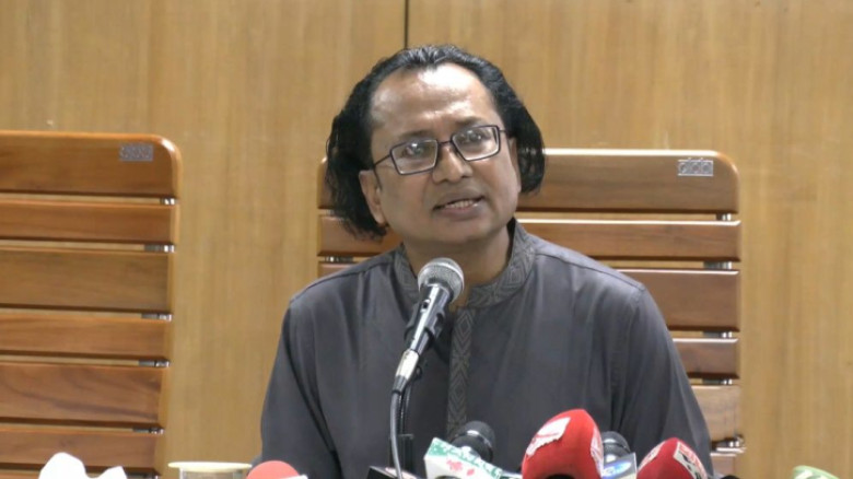 দিল্লির হেনস্থার প্রতিবাদে ফিরে এলেন তথ্য উপদেষ্টা