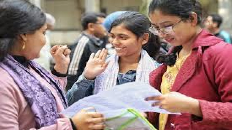 শিক্ষা সহায়তা পেতে আবেদনের সুযোগ বাড়ল, সুবিধাভোগী স্নাতক-ডিগ্রি-ফাজিল শিক্ষার্থীরা