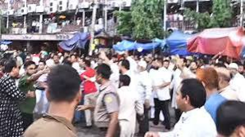 গুলিস্তানে জামায়াতের মিছিল ঘিরে উত্তেজনা, বিএনপির বিরুদ্ধে হামলার অভিযোগ