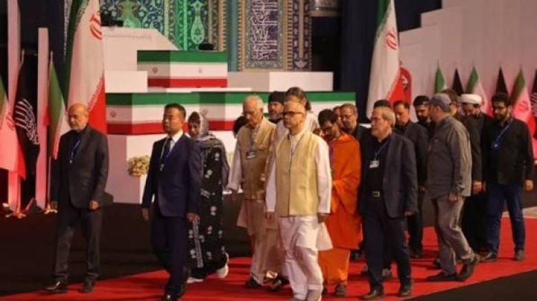 খামেনির জানাজায় আন্তর্জাতিক কূটনৈতিক উপস্থিতি, হরমুজ প্রণালিতে ছাড়ের ঘোষণা ইরানের