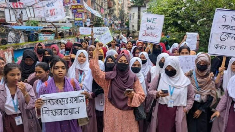 আন্দোলনের পর দ্রুত পদক্ষেপ, কুমিল্লার মহিলা কলেজে ৬ শিক্ষকের পদায়ন