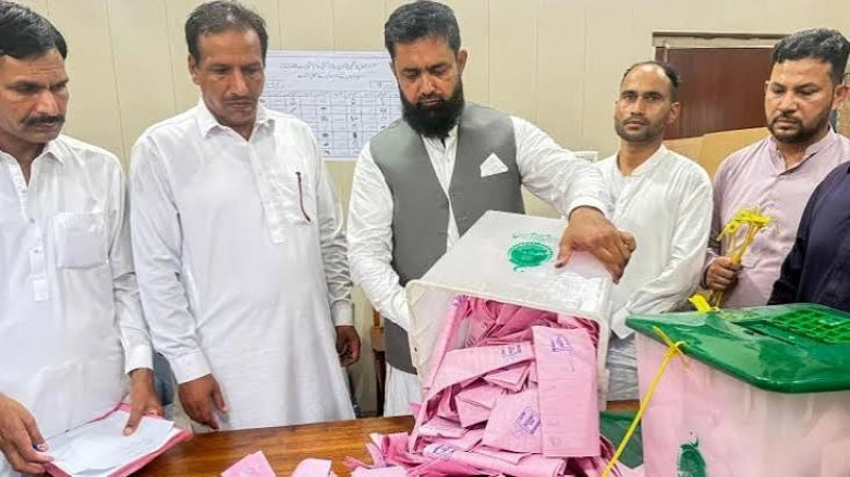 আজাদ কাশ্মীরের নির্বাচনে নওয়াজ শরিফের দলের ভালো অবস্থান