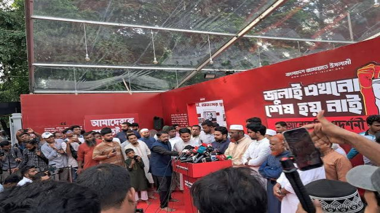 জুলাই গণ–অভ্যুত্থানের শহীদ শাকিলের সমাধিতে শ্রদ্ধা জানাল ছাত্র ফেডারেশন