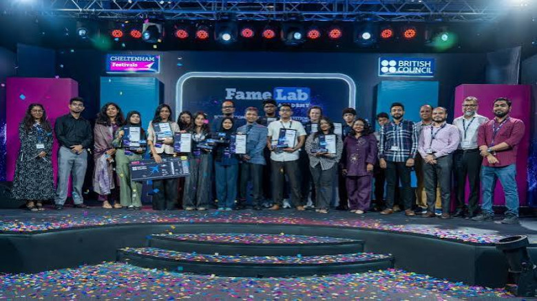 ফেইমল্যাব একাডেমির গ্র্যান্ড ফিনালে জিতে চ্যাম্পিয়ন হুমাইরা তাফসির সারা