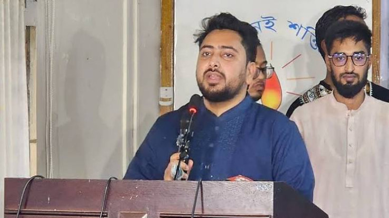 গ্যাস-বিদ্যুৎ বাদ দিয়ে দেশ পরিচালনা নিয়ে সরকারের সমালোচনায় নাহিদ ইসলাম