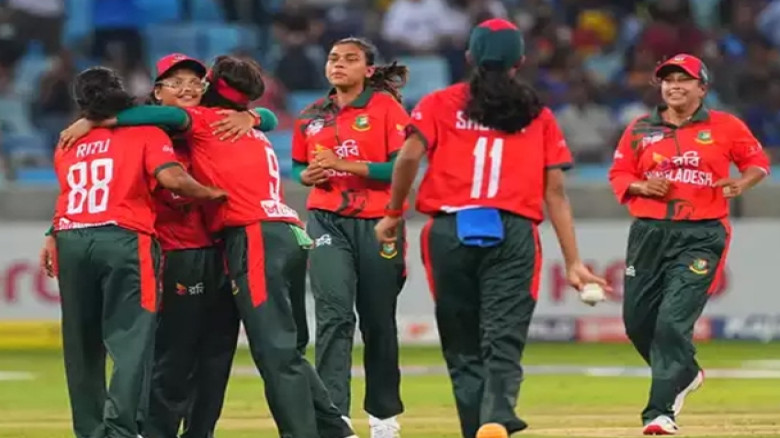 বারবার একই জায়গায় থেমে যাচ্ছে নারী ক্রিক