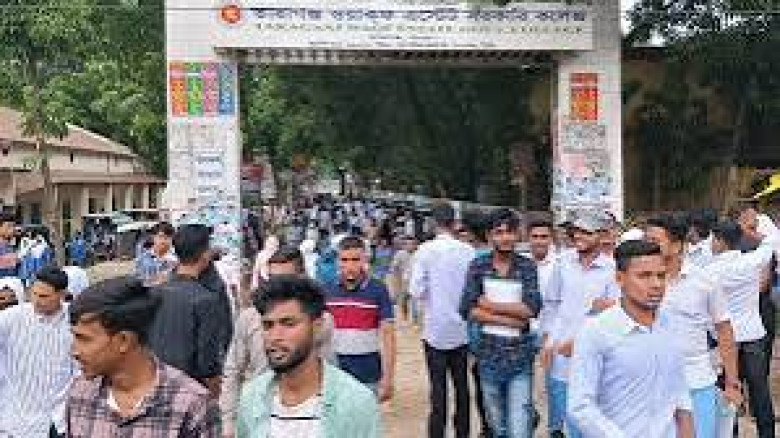 কোথাও আসন ফাঁকা, কোথাও উপচে পড়া আবেদন—সর্বোচ্চ চাহিদার ১০ কলেজ