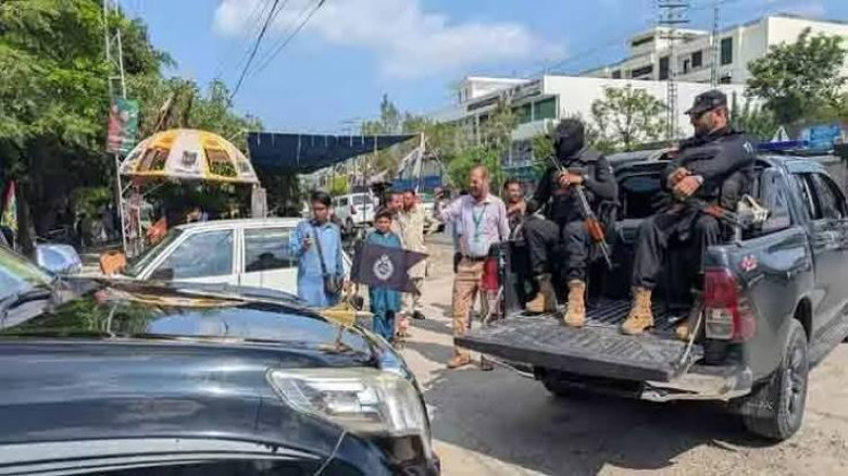 পুলিশের তল্লাশি চৌকিতে ভয়াবহ বোমা হামলা, পাকিস্তানে নিহত ১১